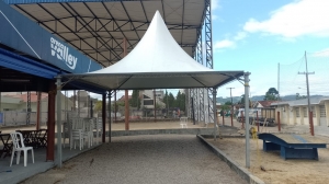 TENDA CHAPÉU DE BRUXA 5X5MTS BRANCA